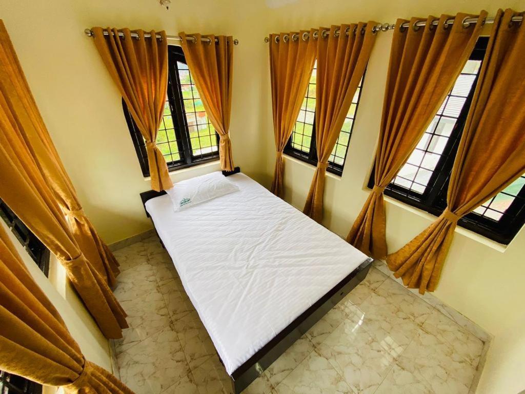 Bob Leisure'S Bed & Breakfast Ooty Exterior photo